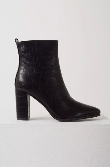 NO DOUBT BLACK CROC ANKLE BOOT SIZE 5