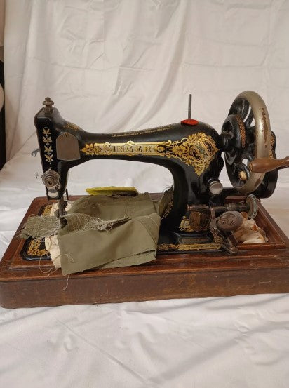 Vintage Singer Sewing Machine 1912 Vibrating Shuffle Type