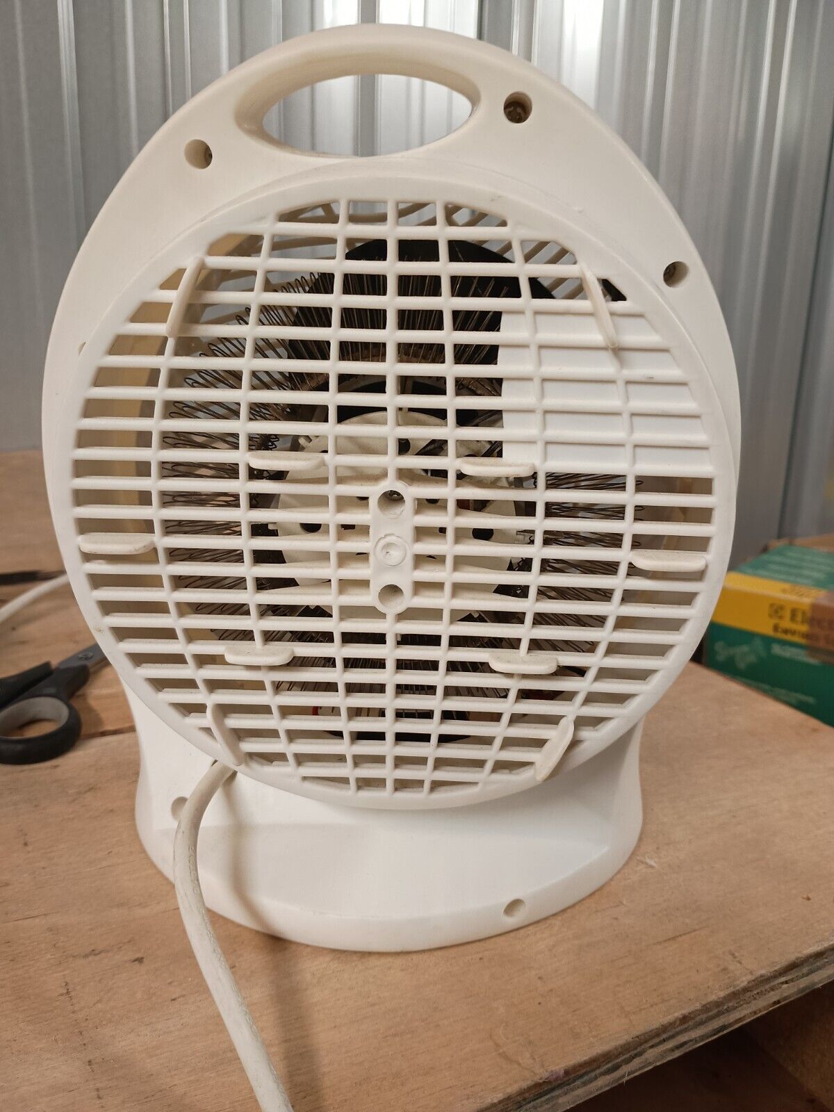 Powerful Fan Heater With Cool Function 26cm Tall